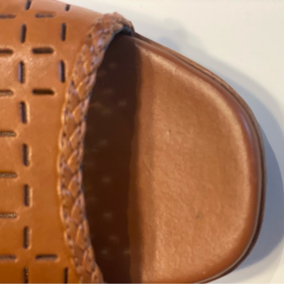 - 🩷Host Pick!🩷 Cole Haan platform sandal. Excellent Condition. - Picture 7 of 9